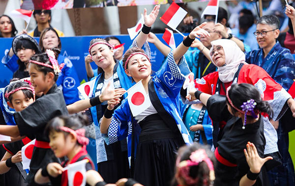 Ribuan Warga Padati Festival Asia Afrika, Bandung Semakin Mendunia