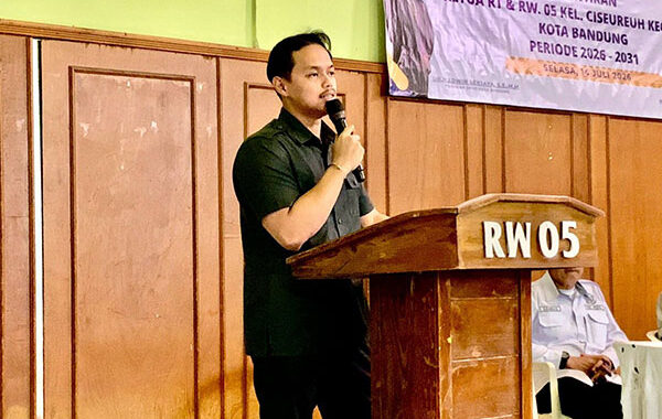 Komisi IV DPRD Kota Bandung Menghadiri Pelantikan Ketua RT di Lingkungan Cisaranten