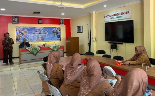 FIB Unpad Gandeng BIYA Project, Ubah Sampah Plastik Jadi Peluang Usaha bagi Warga Desa Cijambu