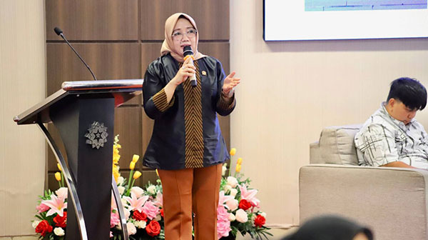 Nina Fitriana Kupas 