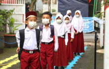 Dampak Erupsi Gunung Anak Krakatau, Sekolah Wajib Terapkan Penggunaan Masker