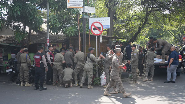 Tak Ada Kompromi, Wali Kota Larang Bangunan PKL Berdiri di Trotoar dan Saluran Air
