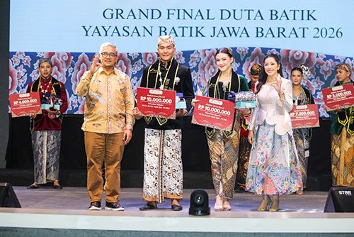 Finalis Asal Kota Bandung, Ardelia Calluella Terpilih sebagai Duta Batik Jabar 2026