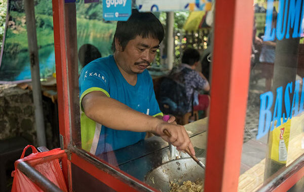 Wali Kota Bandung  Dorong Sertifikasi Halal untuk Tingkatkan Kualitas dan Daya Saing PKL
